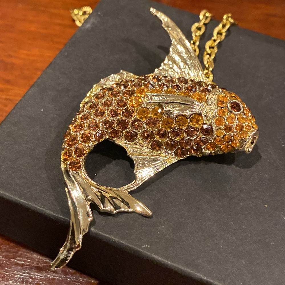 Gold Tone Vintage Fish Pendant Necklace and Brooch Brown Topaz Color Crystal. - Picture 3 of 7
